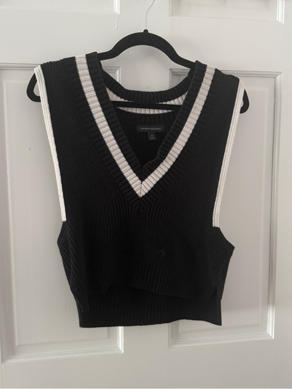 Banana Republic Black Knit V-Neck Vest with Cream Trim